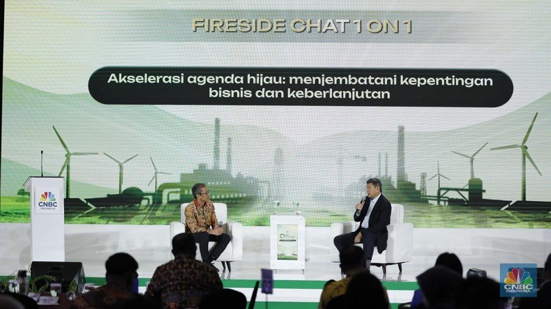 Utusan Khusus Presiden Bidang Iklim dan Energi, Hashim S. Djojohadikusumo menyampaikan sambutan dalam acara ESG Sutainability Forum 2026 di Jakarta, Selasa (3/2/2026). (CNBC Indonesia Tri Susilo)