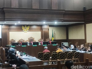 Saksi Kasus Chromebook Ketakutan Lalu Mundur dari PPK: Saya Sampai Sakit