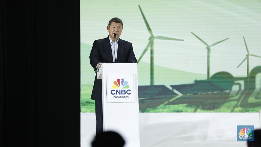 Utusan Khusus Presiden Bidang Iklim dan Energi, Hashim S. Djojohadikusumo menyampaikan sambutan dalam acara ESG Sutainability Forum 2026 di Jakarta, Selasa (3/2/2026). (CNBC Indonesia Tri Susilo)