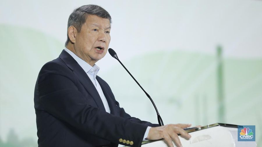 Utusan Khusus Presiden Bidang Iklim dan Energi, Hashim S. Djojohadikusumo menyampaikan sambutan dalam acara ESG Sutainability Forum 2026 di Jakarta, Selasa (3/2/2026). (CNBC Indonesia Tri Susilo)