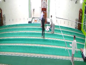 Video: Detik-detik Ketua Masjid di Pangkalpinang Wafat Usai Kumandangkan Azan