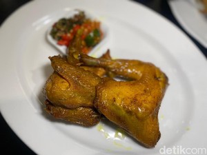 10 Ayam Goreng Basah yang Enak di Jakarta-Bandung, Bumbunya Meresap!