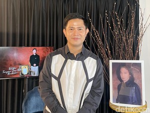 Duet Cakra Khan dengan Chrisye dalam Ketika Tangan dan Kaki Berkata