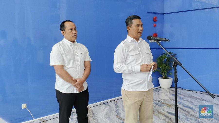 Direktur Jenderal Pelindungan Kementerian P2MI, Rinardi dalam konferensi pers Rabu (4/2/2026). (CNBC Indonesia/Chandra Dwi Pranata)