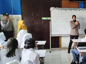 Gerakan Polisi Sambang Sekolah Cegah Kenakalan Remaja di Kota Malang
