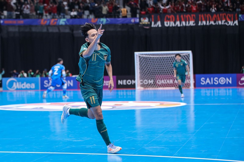 Indonesia memastikan tiket semifinal Piala Asia Futsal 2026 usai menaklukkan Vietnam dengan skor tipis 3-2 pada laga perempatfinal. Pertandingan Indonesia vs Vietnam digelar di Indonesia Arena, Jakarta, Selasa (3/2/2026) malam WIB. (Dok. Detikcom/Rifkianto Nugroho)
