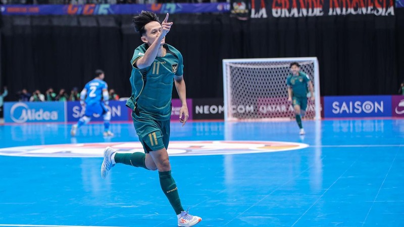 Indonesia memastikan tiket semifinal Piala Asia Futsal 2026 usai menaklukkan Vietnam dengan skor tipis 3-2 pada laga perempatfinal. Pertandingan Indonesia vs Vietnam digelar di Indonesia Arena, Jakarta, Selasa (3/2/2026) malam WIB. (Dok. Detikcom/Rifkianto Nugroho)