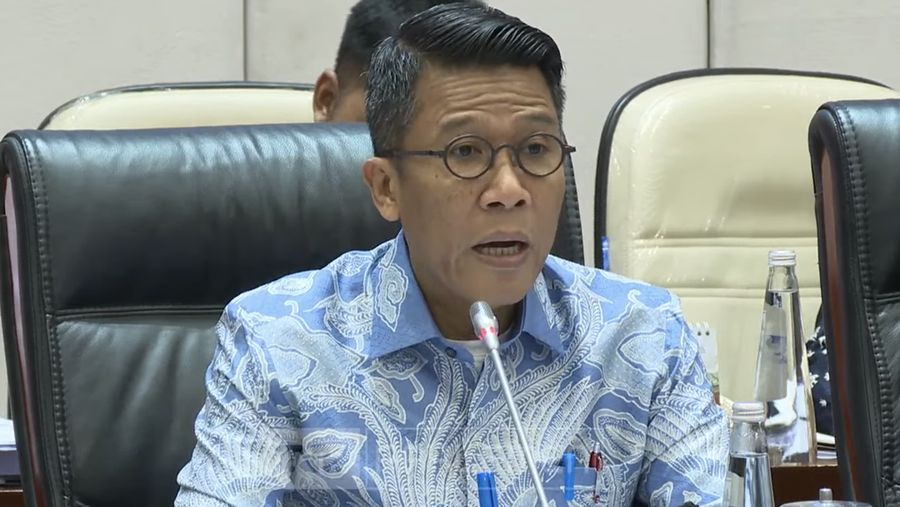 Ketua Komisi XI DPR RI, Mukhamad Misbakhun saat memimpin Rapat Kerja dengan pemerintah di Komplek Parlemen, Jakarta, Rabu (4/2/2026). (Tangkapan Layar Youtube/TVR Parlemen)