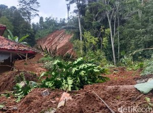 Pemkab Siapkan Opsi Relokasi Rumah Korban Longsor Campakawarna