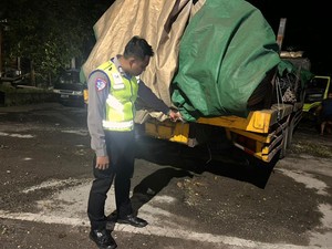 Tabrak Truk Parkir Sembarangan, Pemotor di Tabanan Tewas