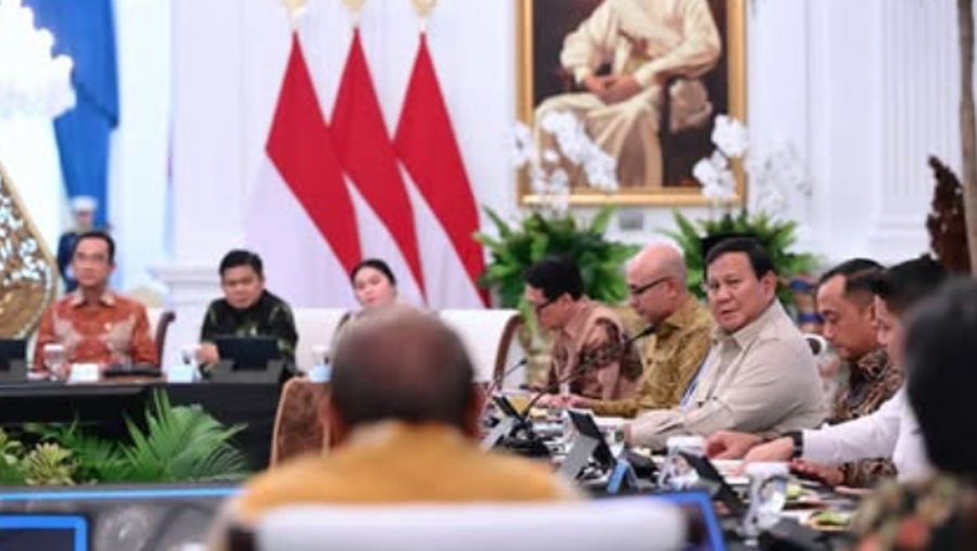 Presiden Prabowo Subianto mengundang sejumlah mantan Menteri dan Wakil Menteri Luar Negeri RI, akademisi di bidang hubungan internasional, serta pimpinan Komisi I DPR RI dalam rangka berdiskusi mengenai situasi politik luar negeri Indonesia, di Istana Merdeka, pada Rabu, 4 Februari 2026.(Instagram/Sekretariat.kabinet)