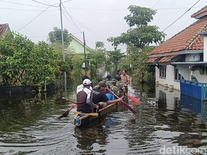 18 Hari Banjir di Tirto Pekalongan Belum Surut, Logistik Dapur Umum Menipis