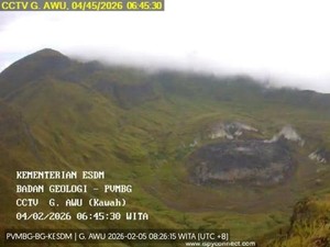 Gunung Awu Kepulauan Sangihe Masih Siaga, Warga Dilarang Dekati Kawah