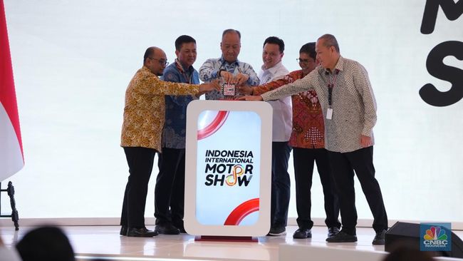 Mobil Listrik BEV Tendang LCGC-Penjualan Anjlok, Fenomena Musiman RI?