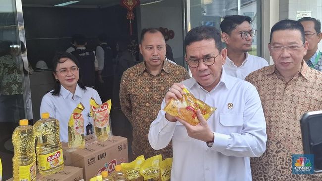 Mendag Blusukan ke Pabrik Minyak Goreng di Bekasi, Ini Hasilnya