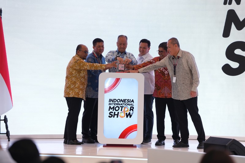 Menteri Perindustrian, Agus Gumiwang Kartasasmita saat menghadiri pembukaan Indonesia Internasional Motor Show IIMS 2026 di Ji-Expo Kemayoran, Kamis (5/2/2026). (Dok. Istimewa)