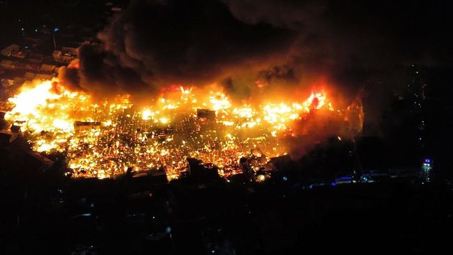 Potret Kebakaran Hebat Lalap 1000 Rumah, Api Nyala 4 Jam-5000 Ngungsi