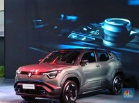 Perdana! Mobil Listrik Suzuki Resmi Meluncur di RI, Harga Rp755 Juta