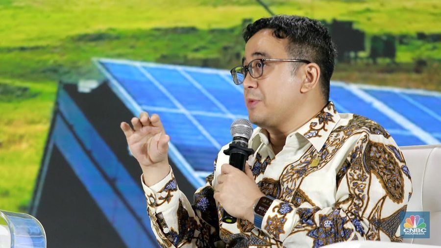 Wakil Direktur Utama PT Pertamina (Persero), Oki Muraza saat menyampaikan pemaparan dalam acara Energy Outlook 2026 di Jakarta, Kamis (5/2/2026). (CNBC Indonesia/Muhammad Sabki)