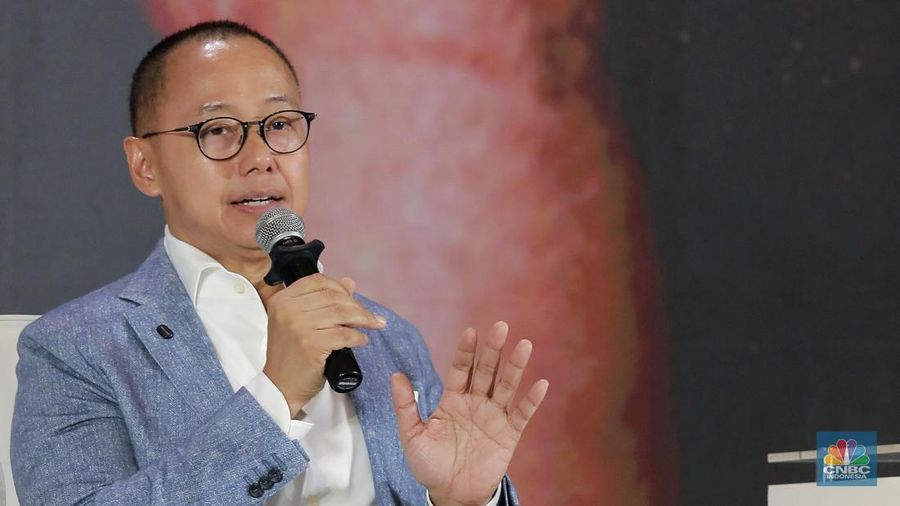 Wakil Ketua MPR RI, Eddy Soeparno saat menyampaikan pemaparan dalam acara Energy Outlook 2026 di Jakarta, Kamis (5/2/2026). (CNBC Indonesia/Muhammad Sabki)