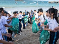 Top! BRI Ajak Pekerja & Masyarakat Bersihkan Pantai Kedonganan Bali