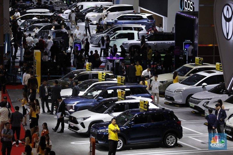 Indonesia International Motor Show (IIMS) 2026 tidak hanya menjadi ajang pameran produk, tetapi juga panggung utama peluncuran kendaraan baru. Sejumlah merek telah menyiapkan model terbaru yang akan diperkenalkan selama pameran berlangsung di JIExpo Kemayoran, Jakarta, pada 5&ndash;15 Februari 2026. (CNBC Indonesia/Tri Susilo)