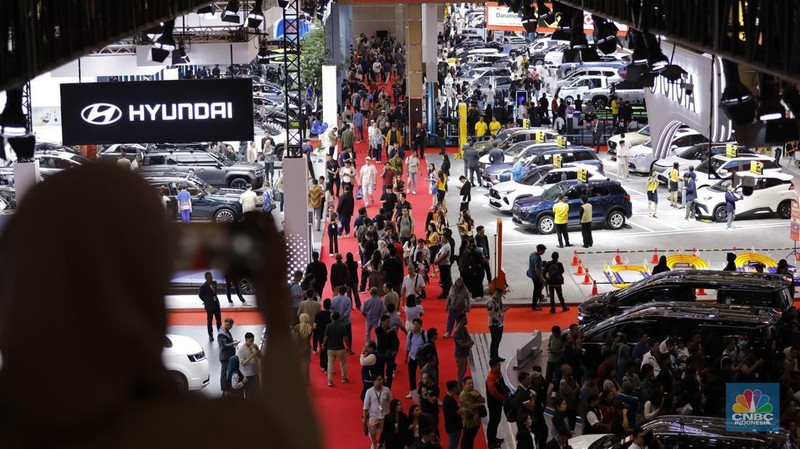 Indonesia International Motor Show (IIMS) 2026 tidak hanya menjadi ajang pameran produk, tetapi juga panggung utama peluncuran kendaraan baru. Sejumlah merek telah menyiapkan model terbaru yang akan diperkenalkan selama pameran berlangsung di JIExpo Kemayoran, Jakarta, pada 5&ndash;15 Februari 2026. (CNBC Indonesia/Tri Susilo)