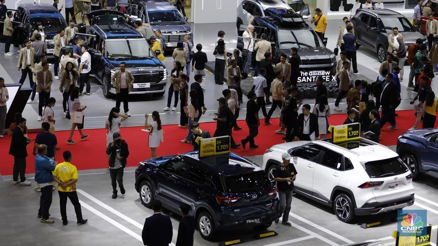 Indonesia International Motor Show (IIMS) 2026 tidak hanya menjadi ajang pameran produk, tetapi juga panggung utama peluncuran kendaraan baru. Sejumlah merek telah menyiapkan model terbaru yang akan diperkenalkan selama pameran berlangsung di JIExpo Kemayoran, Jakarta, pada 5&ndash;15 Februari 2026. (CNBC Indonesia/Tri Susilo)