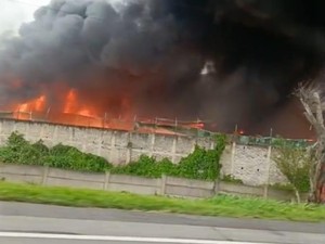 Pabrik Kebakaran di Cibolerang Bandung!