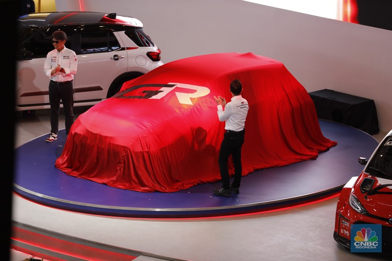 Indonesia International Motor Show (IIMS) 2026 tidak hanya menjadi ajang pameran produk, tetapi juga panggung utama peluncuran kendaraan baru. Sejumlah merek telah menyiapkan model terbaru yang akan diperkenalkan selama pameran berlangsung di JIExpo Kemayoran, Jakarta, pada 5&ndash;15 Februari 2026. (CNBC Indonesia/Tri Susilo)