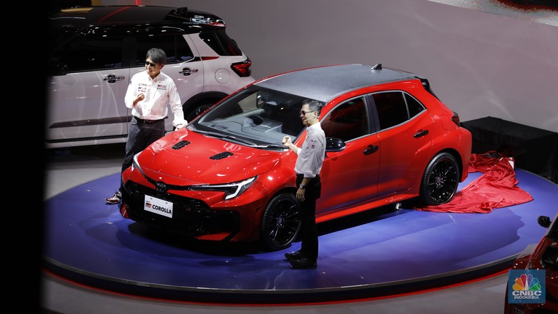 Indonesia International Motor Show (IIMS) 2026 tidak hanya menjadi ajang pameran produk, tetapi juga panggung utama peluncuran kendaraan baru. Sejumlah merek telah menyiapkan model terbaru yang akan diperkenalkan selama pameran berlangsung di JIExpo Kemayoran, Jakarta, pada 5&ndash;15 Februari 2026. (CNBC Indonesia/Tri Susilo)
