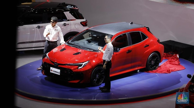 Indonesia International Motor Show (IIMS) 2026 tidak hanya menjadi ajang pameran produk, tetapi juga panggung utama peluncuran kendaraan baru. Sejumlah merek telah menyiapkan model terbaru yang akan diperkenalkan selama pameran berlangsung di JIExpo Kemayoran, Jakarta, pada 5&ndash;15 Februari 2026. (CNBC Indonesia/Tri Susilo)