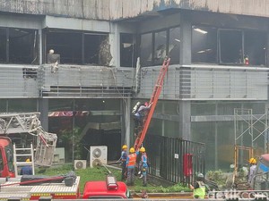 Pabrik Karoseri di Bogor Kebakaran, Lalin Jl Sholeh Iskandar Sempat Macet