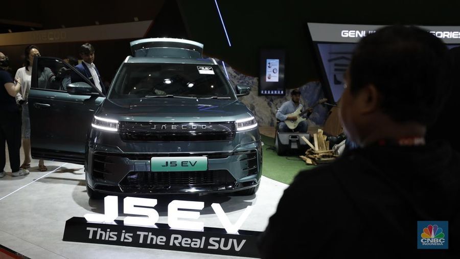 Indonesia International Motor Show (IIMS) 2026 tidak hanya menjadi ajang pameran produk, tetapi juga panggung utama peluncuran kendaraan baru. Sejumlah merek telah menyiapkan model terbaru yang akan diperkenalkan selama pameran berlangsung di JIExpo Kemayoran, Jakarta, pada 5&ndash;15 Februari 2026. (CNBC Indonesia/Tri Susilo)