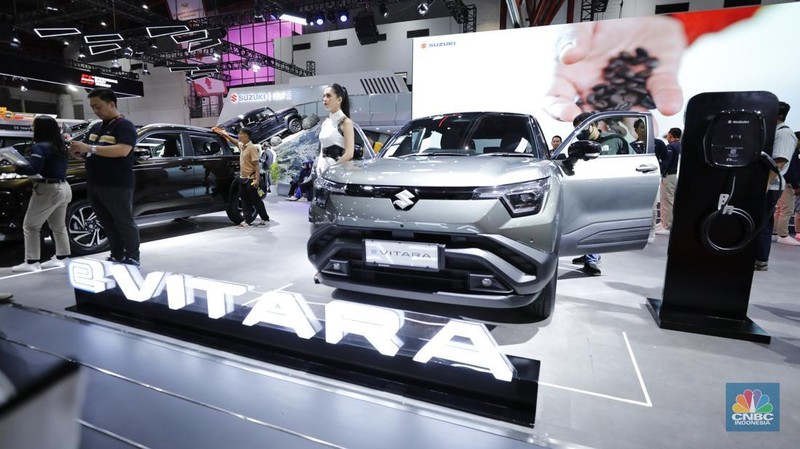 Indonesia International Motor Show (IIMS) 2026 tidak hanya menjadi ajang pameran produk, tetapi juga panggung utama peluncuran kendaraan baru. Sejumlah merek telah menyiapkan model terbaru yang akan diperkenalkan selama pameran berlangsung di JIExpo Kemayoran, Jakarta, pada 5&ndash;15 Februari 2026. (CNBC Indonesia/Tri Susilo)