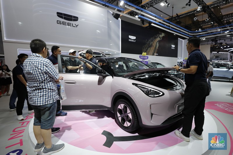 Indonesia International Motor Show (IIMS) 2026 tidak hanya menjadi ajang pameran produk, tetapi juga panggung utama peluncuran kendaraan baru. Sejumlah merek telah menyiapkan model terbaru yang akan diperkenalkan selama pameran berlangsung di JIExpo Kemayoran, Jakarta, pada 5&ndash;15 Februari 2026. (CNBC Indonesia/Tri Susilo)