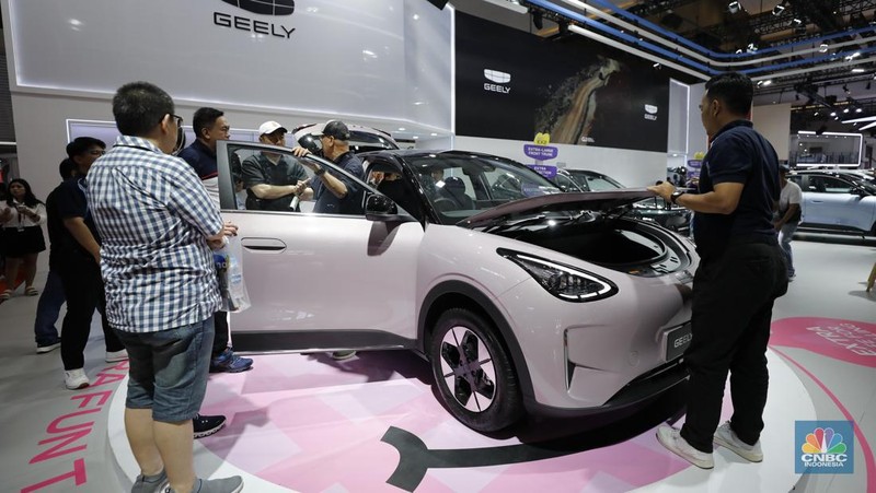 Indonesia International Motor Show (IIMS) 2026 tidak hanya menjadi ajang pameran produk, tetapi juga panggung utama peluncuran kendaraan baru. Sejumlah merek telah menyiapkan model terbaru yang akan diperkenalkan selama pameran berlangsung di JIExpo Kemayoran, Jakarta, pada 5&ndash;15 Februari 2026. (CNBC Indonesia/Tri Susilo)