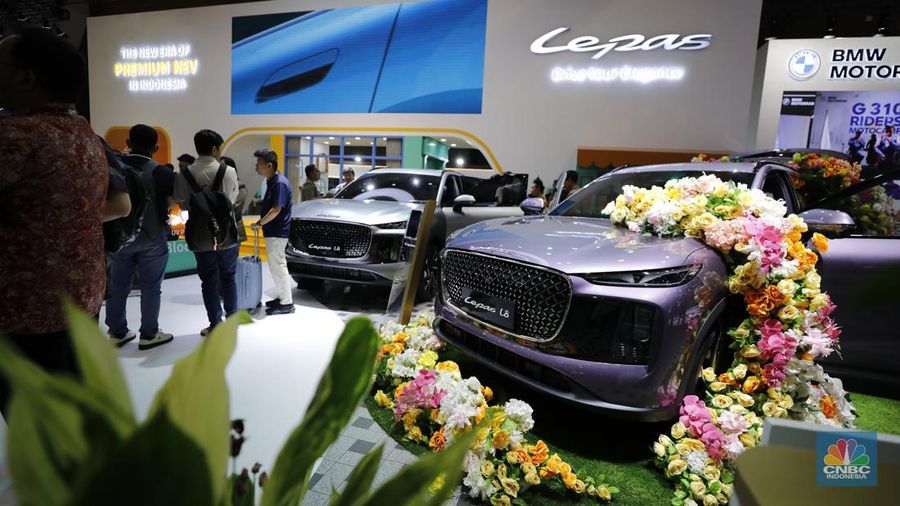 Indonesia International Motor Show (IIMS) 2026 tidak hanya menjadi ajang pameran produk, tetapi juga panggung utama peluncuran kendaraan baru. Sejumlah merek telah menyiapkan model terbaru yang akan diperkenalkan selama pameran berlangsung di JIExpo Kemayoran, Jakarta, pada 5&ndash;15 Februari 2026. (CNBC Indonesia/Tri Susilo)
