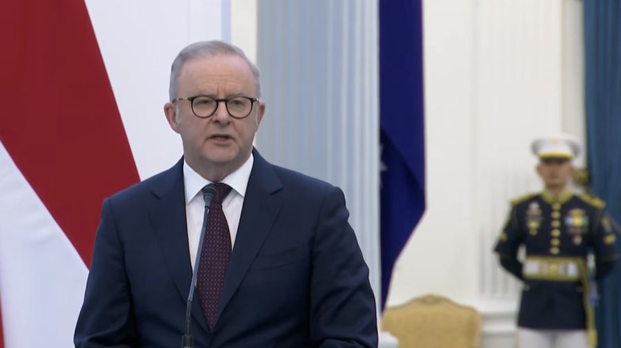 PM Australia Anthony Albanese saat konferensi pers di Istana Negara, Jakarta, Jumat (6/2/2026). (YouTube/Sekretariat Presiden)