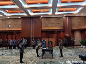 Purbaya Rombak Puluhan Pegawai Pajak