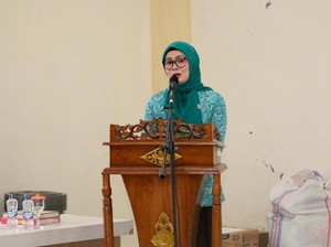 Salurkan Bantuan Bencana, TP PKK Pusat Yakinkan Warga Agam Tak Sendiri