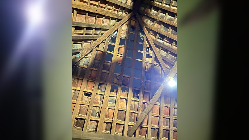 Sejumlah bangunan rusak akibat gempa, Jumat (6/2/2026). (Dok. BPBD Pacitan)