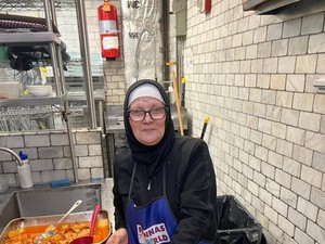 Unik! Di Resto Ini Semua Chefnya Nenek-nenek dari Penjuru Dunia