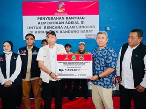 Wamensos Salurkan Santunan Duka Korban Longsor Cisarua