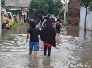 Banjir Cirebon Rendam 4 Desa, Ketinggian Air Capai 1,5 Meter