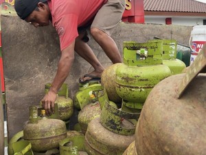 Polisi Gerebek Gudang Pengoplos Gas Bersubsidi di Babel, Pemilik Jadi Tersangka