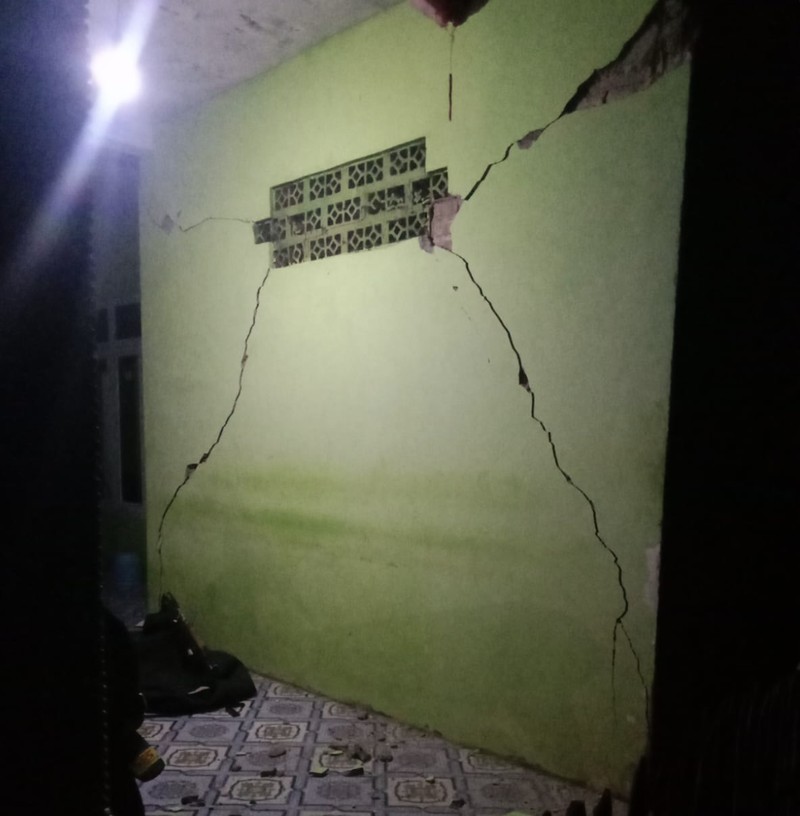 Bencana tanah bergerak melanda Desa Padasari, Kecamatan Jatinegara, Kabupaten Tegal, Jawa tengah, Jumat (6/2/2026), berdampak pada ratusan rumah warga. BPBD Kabupaten Tegal bersama instansi terkait terus melakukan evakuasi dan penanganan darurat. (Dok: BPBD Kab. Tegal)