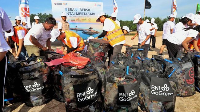 Dorong Kesadaran Lingkungan di Pesisir Bali, BNI Gelar Aksi Bersih