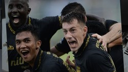 Borneo FC Tekuk Bhayangkara FC 2-1, Pesut Etam Selisih 1 Poin dari Persib