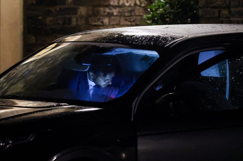 Kepolisian Inggris melakukan penyelidikan terhadap mantan Duta Besar London untuk Amerika Serikat (AS), Peter Mandelson, menyusul terungkapnya kedekatan antara mantan Dubes itu dengan pelaku kejahatan seks Jefrrey Epstein. Dua properti milik Mandelson digeledah oleh pihak kepolisian. (REUTERS/Isabel Infantes)